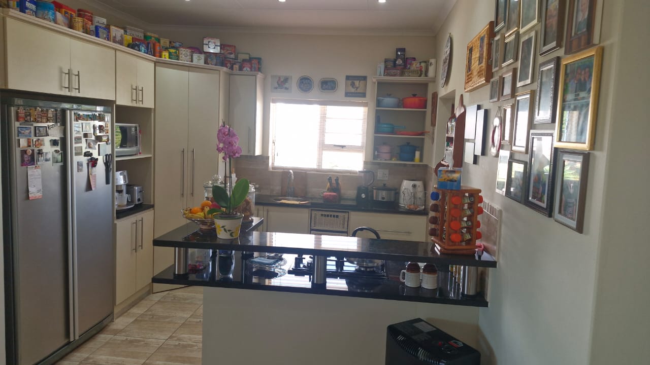 3 Bedroom Property for Sale in Paradise Beach Eastern Cape